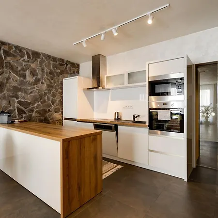 Leonardo - Center 特尔纳瓦